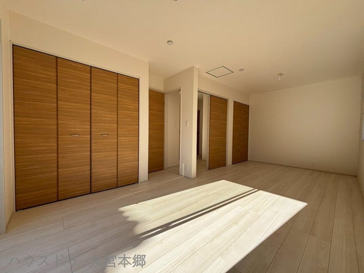 お子様の成長に合わせてお部屋を2部屋に分けることができるフレキシブルルーム採用の10.2帖の洋室!