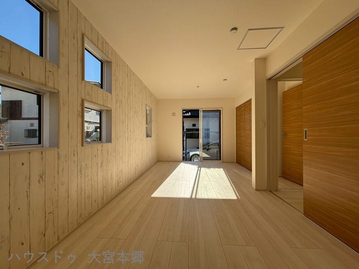 採光良好な明るい洋室です。