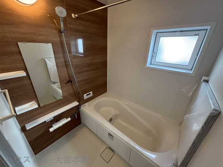 浴槽はエコベンチタイプ。ベンチに腰をかけて半身浴を楽しむことができます♪