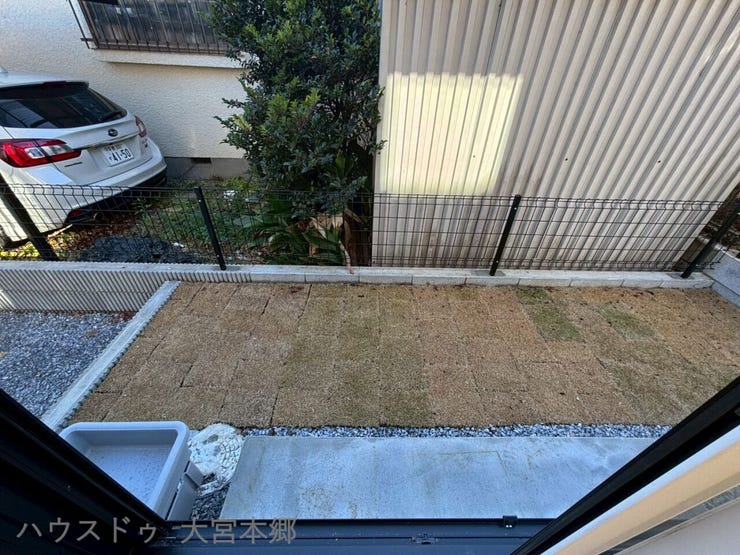 ガーデニングやお子様の遊びスペースにぴったりな庭があります♪