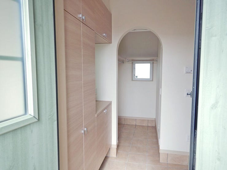 玄関廻りがすっきり片付くシューズボックス☆