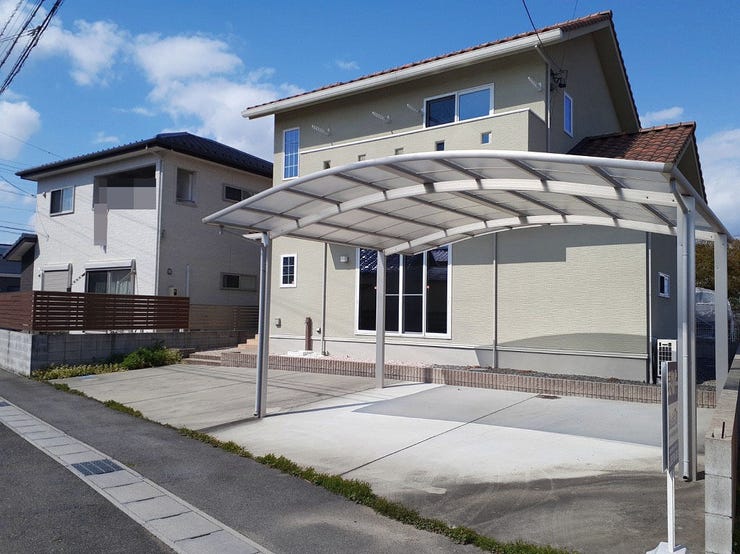 駐車スペース3台分☆カーポート2台分有ります!!