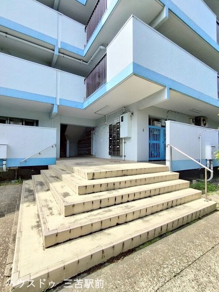 《エントランス》