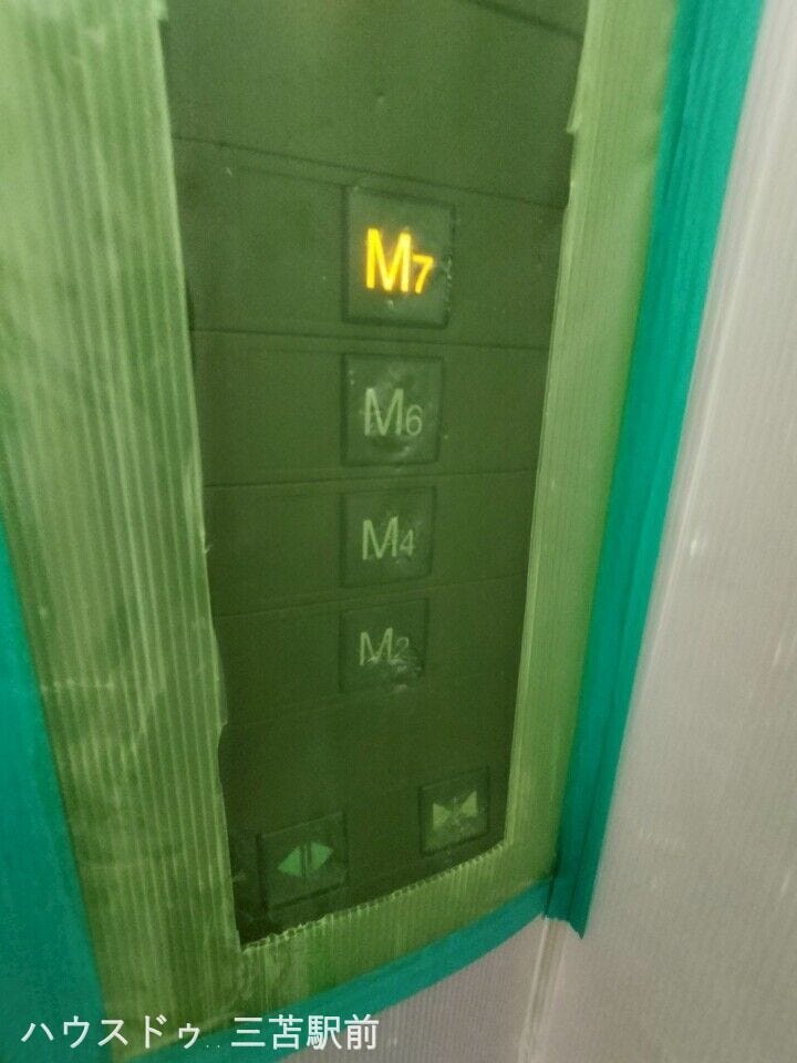 《エレベーター》
エレベーター付!スキップフロアで停止します。