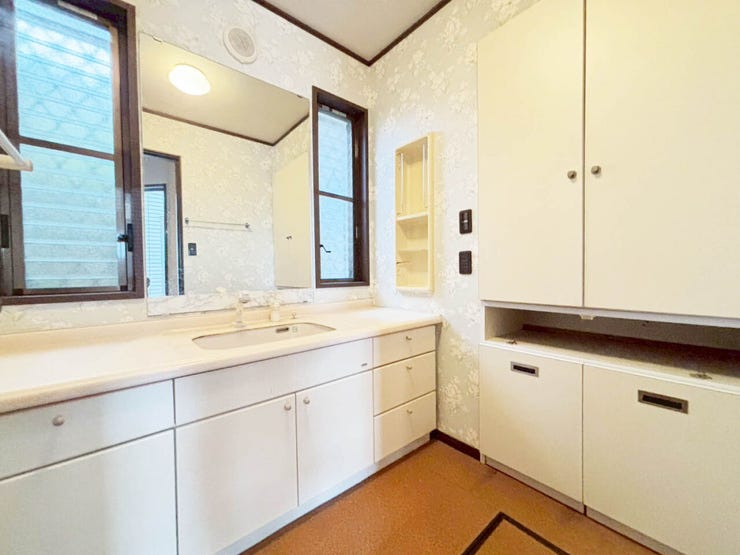 青葉台南の中古戸建♪青葉小学校・高須中学校♪小学校・スーパーまで徒歩10分圏内♪