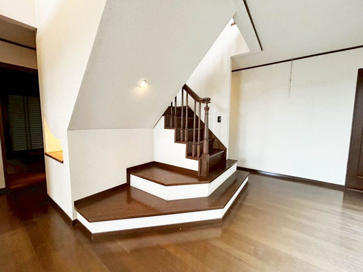 青葉台南の中古戸建♪青葉小学校・高須中学校♪小学校・スーパーまで徒歩10分圏内♪