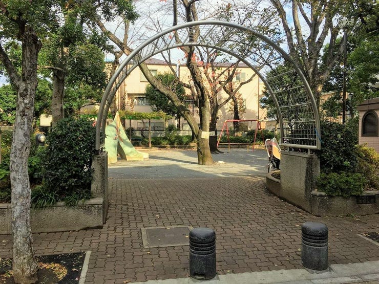 新宿区立 南榎公園 徒歩6分です。