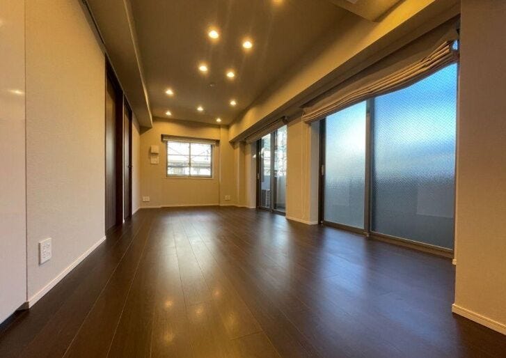 【外観】
2面採光の開放的なリビング!リノベーションされた綺麗なお部屋です!