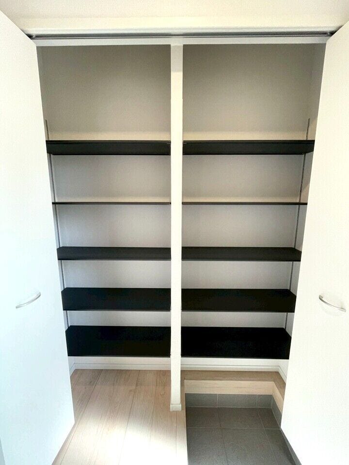 大容量のシューズボックスは家族全員分の靴自分のスタイルに合わせてを楽々収納できます♪