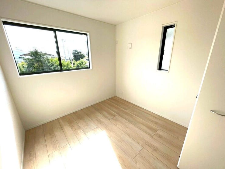 家庭内であふれがちな季節物やストック品をまとめて収納するスペースにもできます!