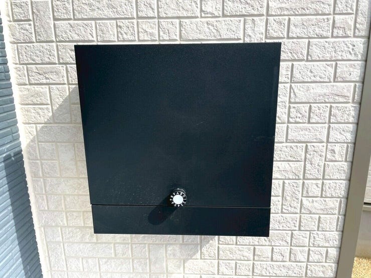 郵便物を安全に保管し、不正取得や紛失を防ぎます。鍵付きの郵便受けはさらに防犯性が向上します!