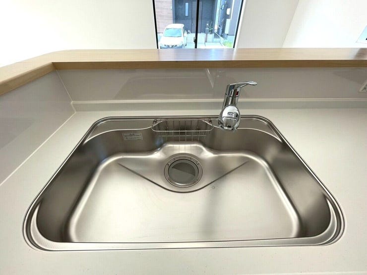 水道水の不純物(塩素やカビ臭、鉄さびなど)を除去して、安全で美味しい水を家庭で簡単に利用できます♪