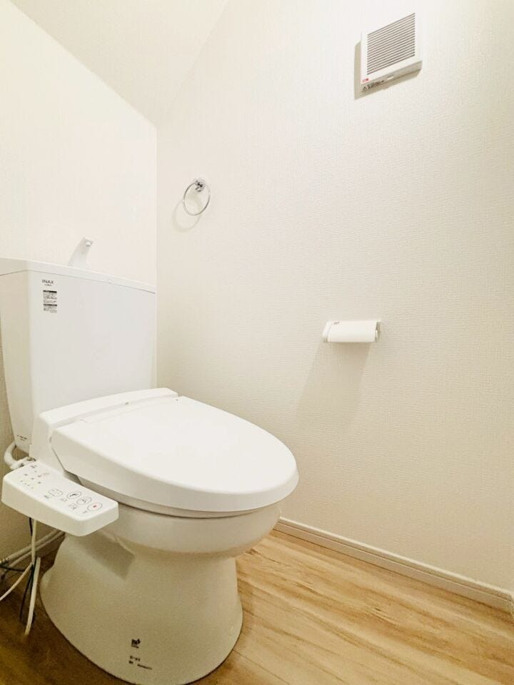 温水洗浄便座は便座を暖かく保てるため、冬場でも座ったときにヒヤッとせず快適に使用できます!