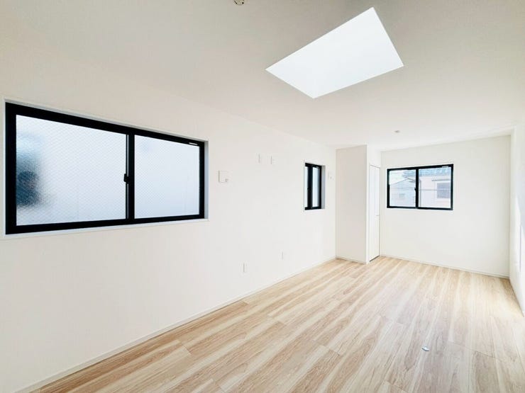 広々としたお部屋は家具の配置やインテリアデザインがしやすく、自分好みの居心地の良い空間を作れます♪