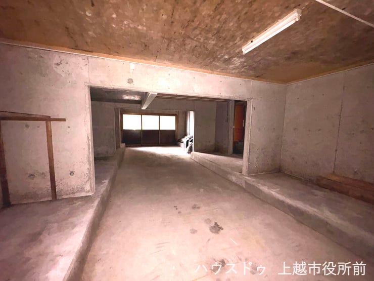 1階:車庫・倉庫