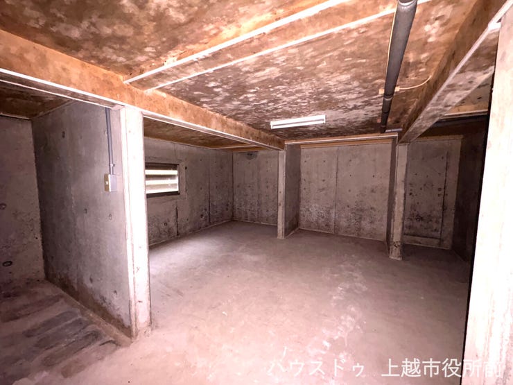 1階:車庫・倉庫