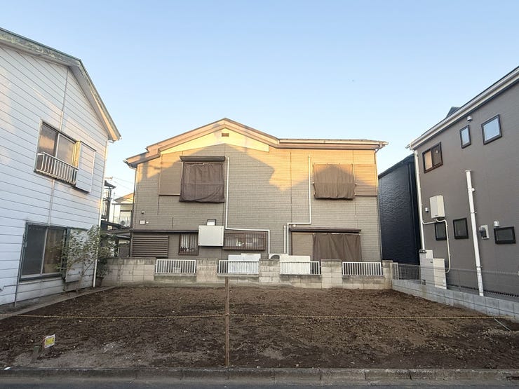 【外観】
3LDK+WIC+カースペース1台
土地面積:83.37㎡
建物面積:81.80㎡