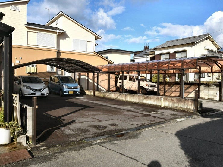 【外観】
外観を南東側より撮影