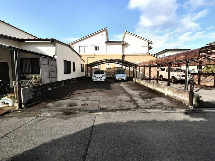 外観を東側より撮影