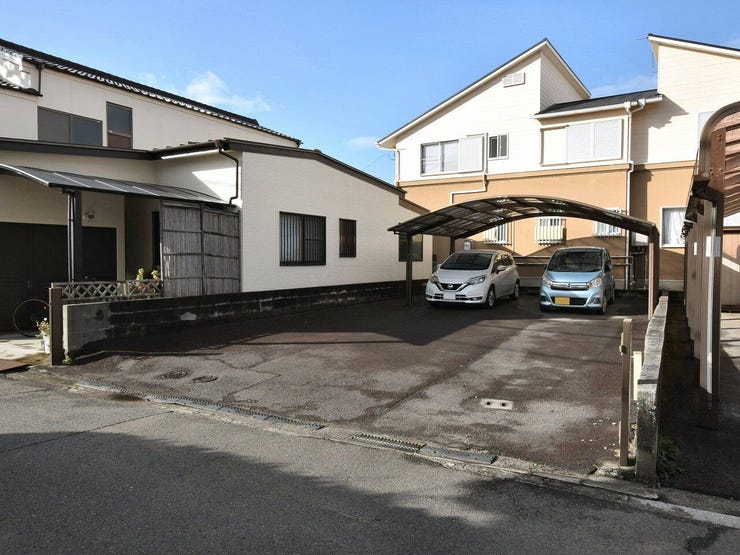 外観を北東側より撮影