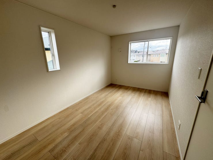 室内(2025年11月)撮影
◎本日案内可能◎
洋室はお掃除ラクラクフローリングとなっております。毎日の家事時間の短縮に♪