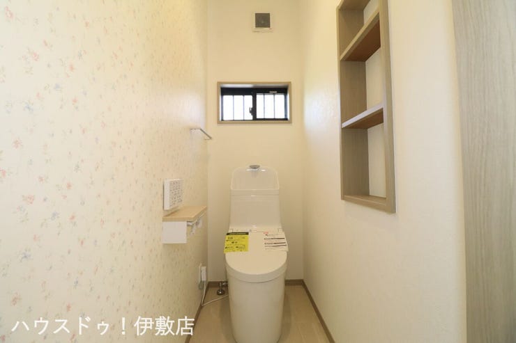 小野４丁目 新築戸建 【1Fトイレ】
一人になれる安らぎの場所.清潔さと静けさを両立した空間。心落ち着くひとときを過ごせる、プライベートなレストルームです。