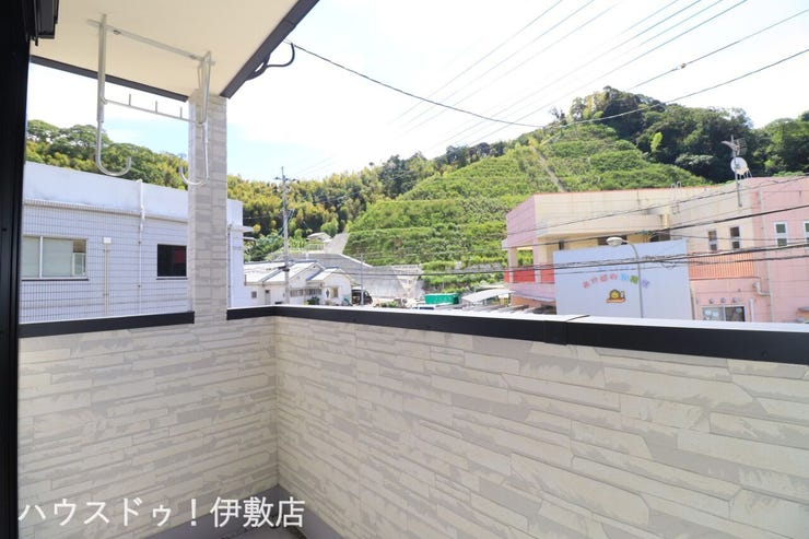小野４丁目 新築戸建 【バルコニー】
物干し金具や水栓付でお掃除も楽々できます