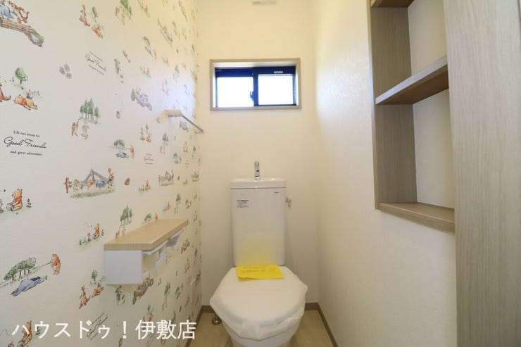 小野４丁目 新築戸建 【2Fトイレ】
2階から階段を降りなくてもいいので、お部屋からの移動が短縮できます。