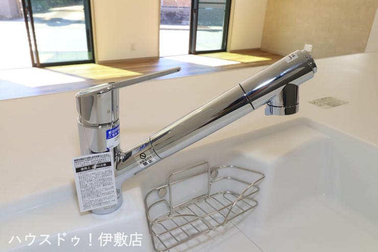 小野４丁目 新築戸建 【浄水器一体型水栓】
安全で安心したお水がでてくるので、小さなお子様がいるご家庭にも安心でおいしい水がいただけます。