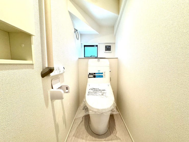 【Toilet】清潔感があり、落ち着いたデザインのトイレ。家族みんなが快適に使えます。