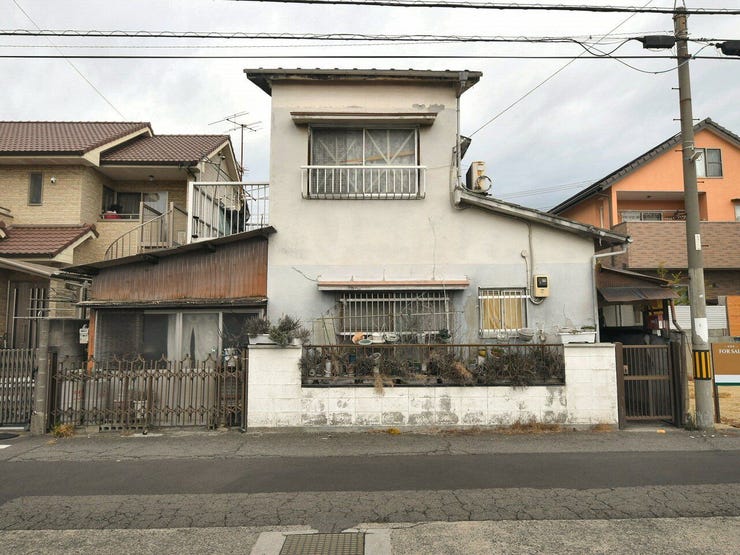 外観を南側より撮影