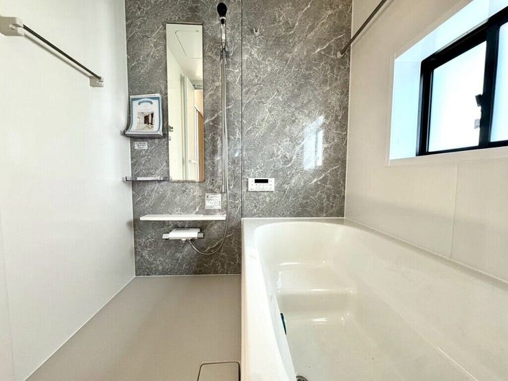 【Bathroom】リラックスできる空間で、一日の疲れを癒し、心身共にリフレッシュできます。