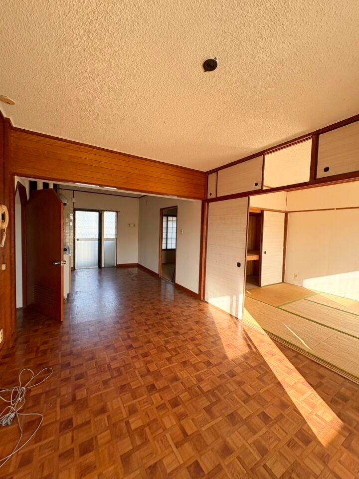 木目調のおしゃれなリビング!
温かい雰囲気で、家族憩いの場所になります♪