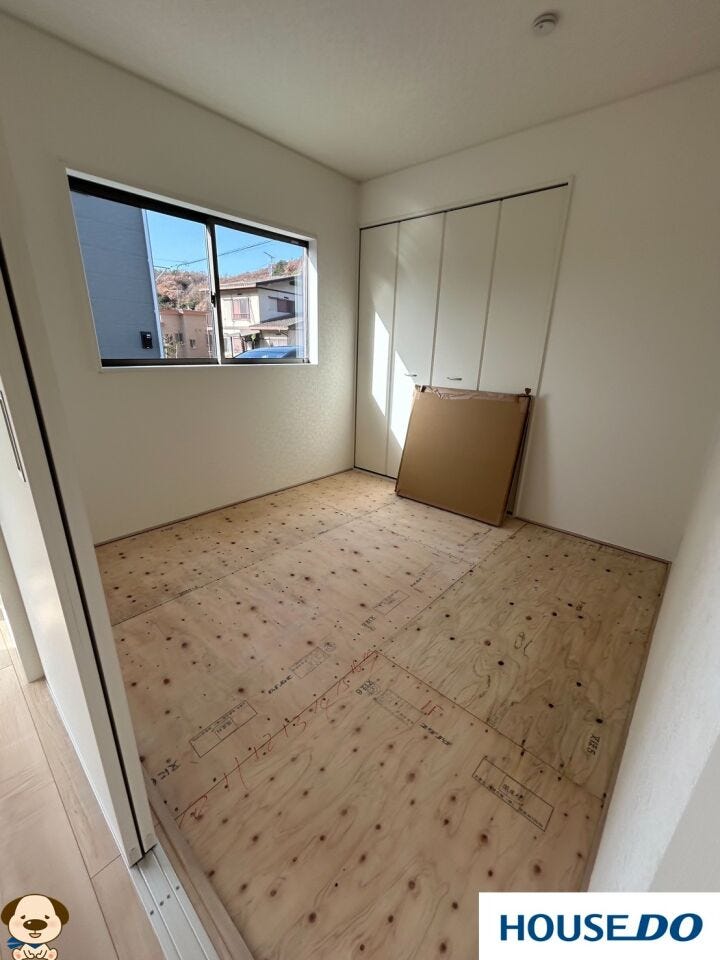 自室は自分だけの王国♪
好きなようにレイアウトできるし、やる気があればDIYしたっていい!
自分らしくいられるようなお部屋にしましょう♪