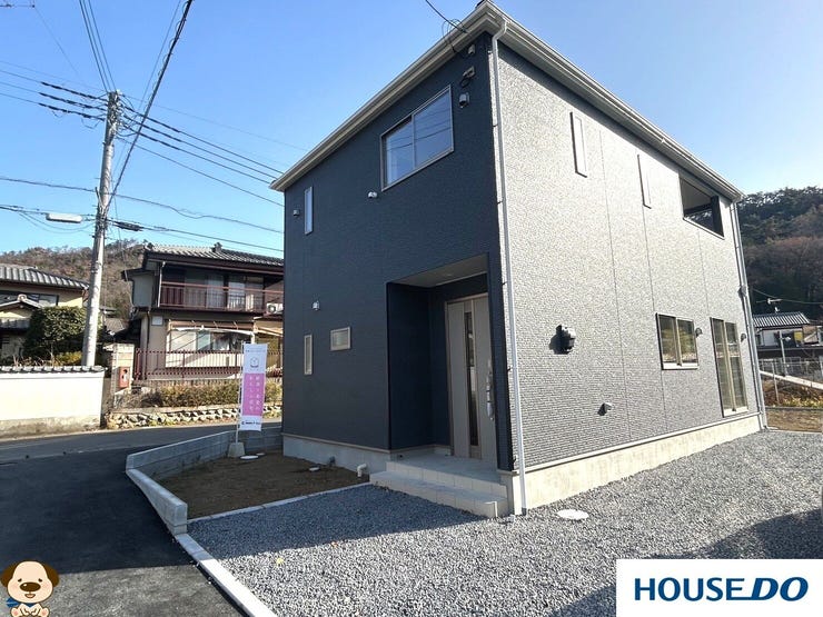 【外観】
アーネストワン全4棟の第3号棟です!
4台駐車可能◎
建築途中ですが、内覧可能です!
お気軽にご連絡お待ちしております!