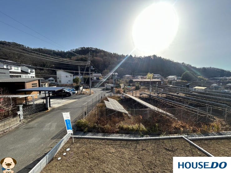 目の前に広がる青空と山々の景色をひとり占めできる、贅沢な特等席です☆