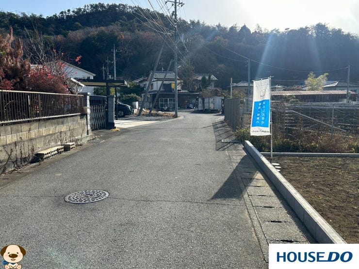 家の周りがひらけていると、毎朝の外出も気持ちがいいですよね。 ここは交通量が少なく、ワンちゃんのお散歩やジョギングも安心して楽しめるエリアです!