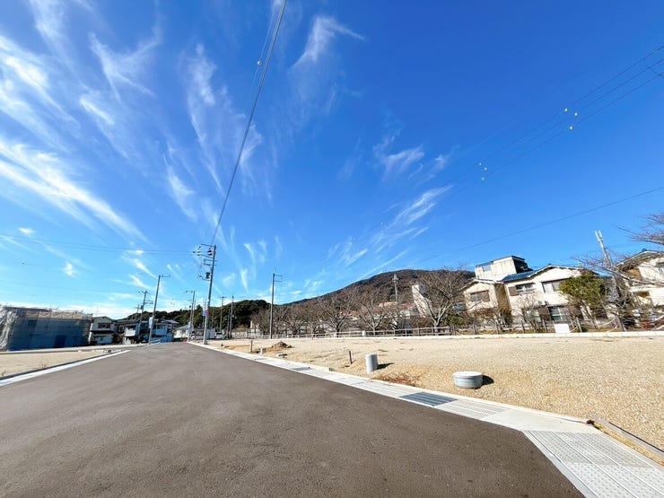 隣家との間隔が広い閑静な住宅地です◎