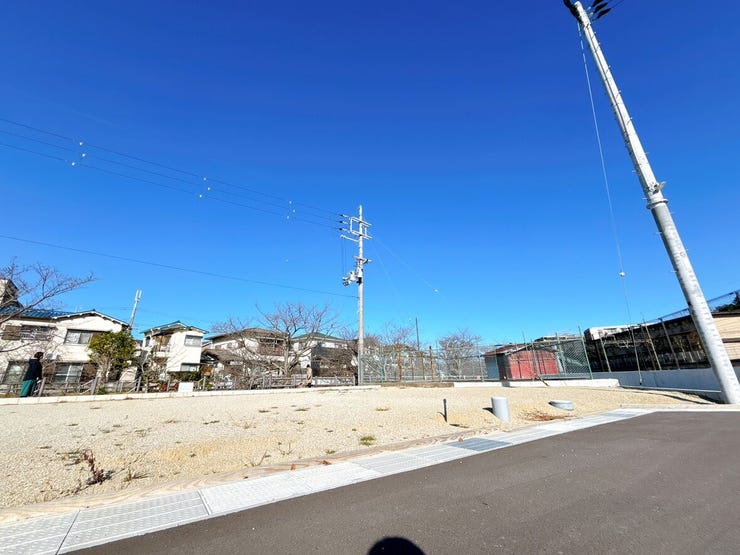 付近には緑や山など多く、豊かな自然の風景を望んでいただけます◎