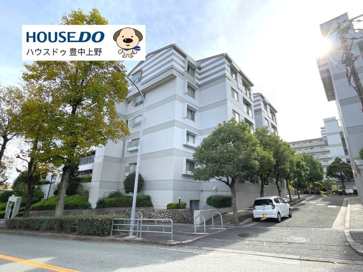 緑豊かな住宅地に位置する2沿線利用可能マンション!西丘小学校まで徒歩約6分とお子様の通学も安心です♪