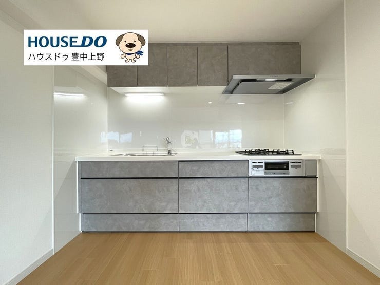 壁付け&収納豊富なシステムキッチンです!