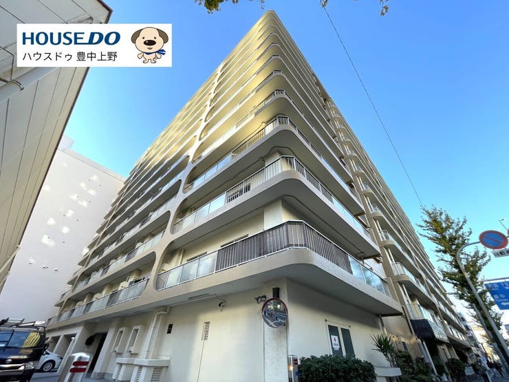 大阪メトロ「江坂」駅まで徒歩約6分!周辺には生活利便施設が充実しており交通&生活利便性の高いお住まいです!小中学校も徒歩10分圏内にあり、公園や図書館も近隣にございます♪