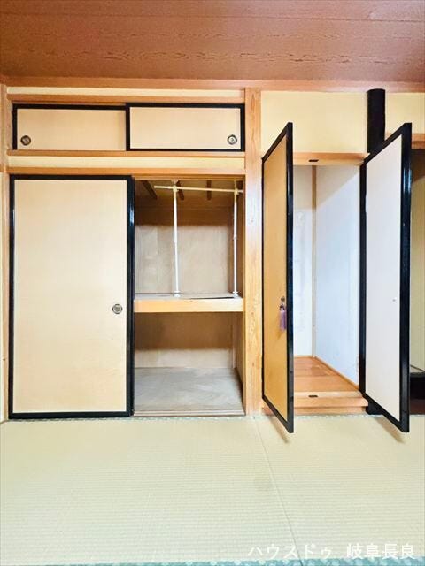 ≪1F北東和室≫
大容量の押入があるので、和室も片付けやすく、実用的で快適な空間に。