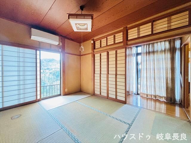 ≪1F南東≫
客間としても、普段使いの部屋としてもお使いいただける便利な和室です!