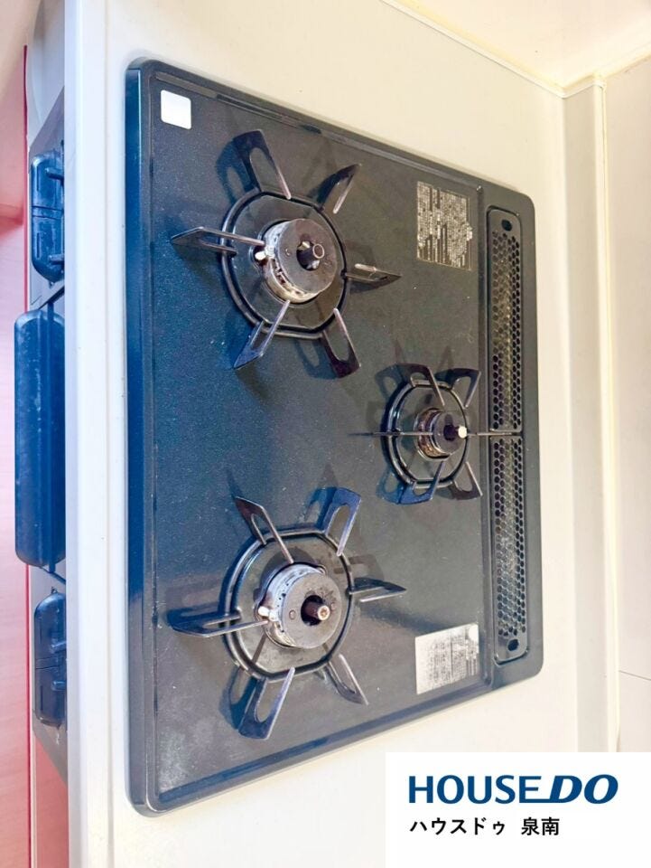 毎日料理をする、料理が好き、家族が多くて量を作る必要がある、等の方々にとっては必須の3口コンロ。同時進行で効率アップはもちろん鍋を移動する回数が減り、無駄な動きを軽減。