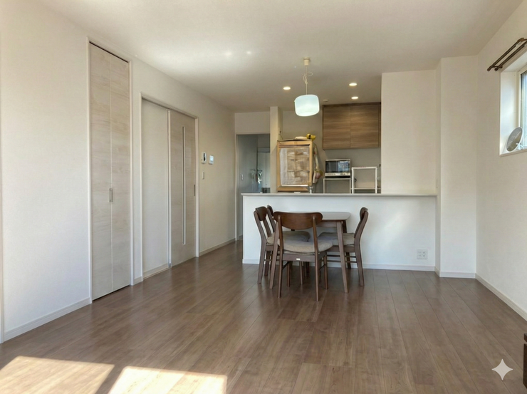 ※こちらの写真は家具消し等の加工を行っております。