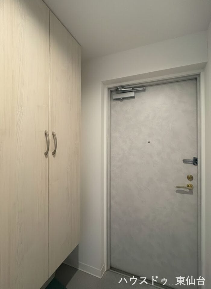 靴も小物もすっきり収まる、収納力のある玄関スペース