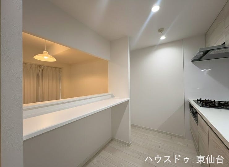 カウンター付きで置き場に困る家電もすっきり収まりそうです!