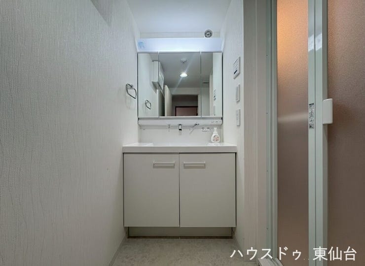 清潔感と機能性を兼ね備えた、使いやすい洗面空間