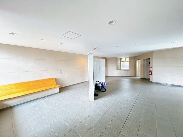 ロビーもきれいに管理されております。